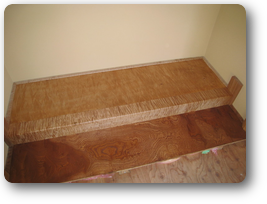 欅玉杢前地板、楓縮杢床框